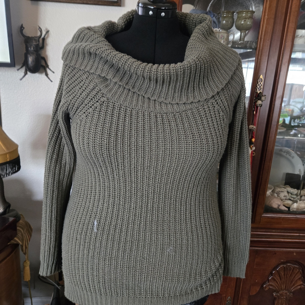 Cozy Olive Green Women's Sweater Larf